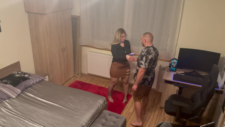 Christy X Taylor: Приватна конференція вчителів, де я жорстко трахаю вчителя за хорошу оцінку