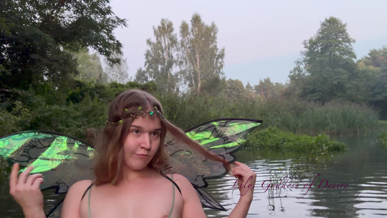 Lily, Goddess of Desire: Die Wasserfee erscheint und verführt dich, während die Dunkelheit fällt