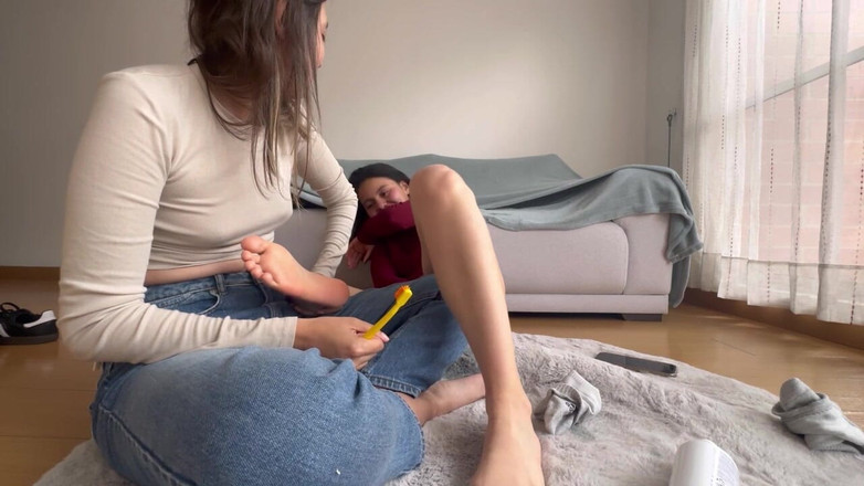 scarlettandc: Jättefetisch och kittling med lesbiska