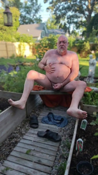 Mi godo il mio cortile - nudo!