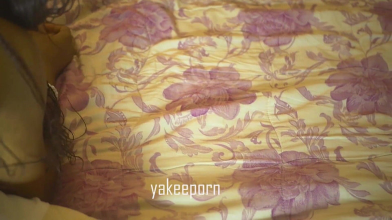 Yakeeporn: Wanita amatir minta aku melepas catnya dan ngentot memekku habis-habisan