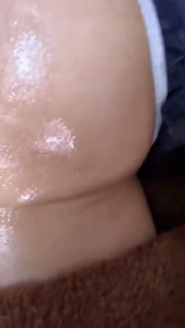 Flawless Skin and Elegant Curves. a Charming Wife in Her 40S Enjoys a Long Sweet Scented Oil Massage.1st
