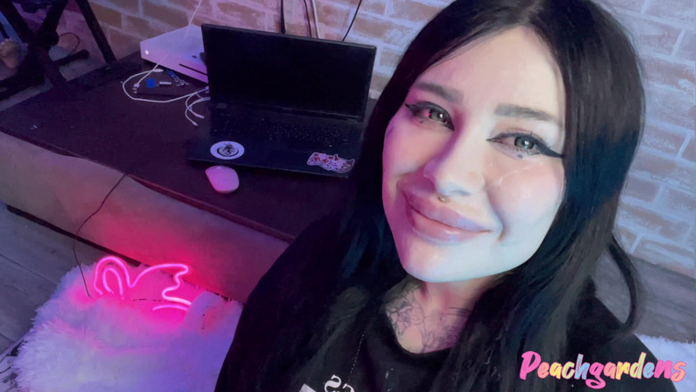 Peachgardens: Sehr sabberiger halsfick von meinem 19-jährigen mädchen