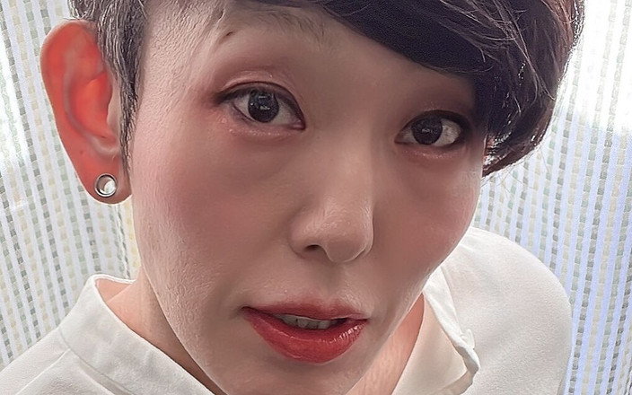 Serina SissyBitch: Crossdresser Jepun