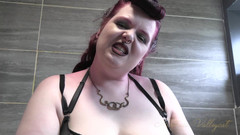 Mxtress Valleycat: Fumaça e submissão