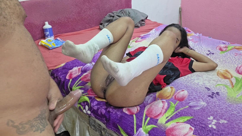 LeoOgro: Scopo una ragazza magra in anale molto in profondità.