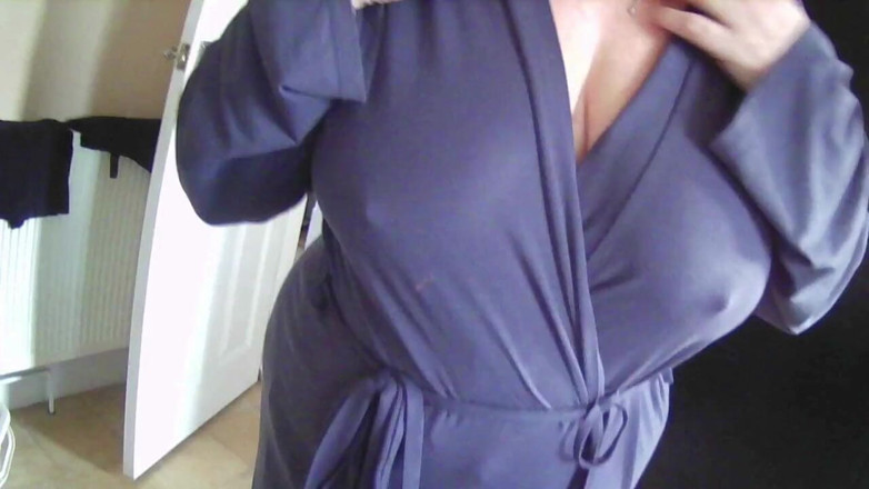 Julie Cunningham: Julie Cunningham chuẩn bị trước thần kinh trên webcam lần đầu...