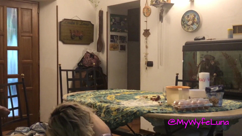 My Wife Luna: Sodomiza a mi esposa mientras ella hace un pastel