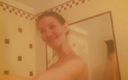 All Those Girlfriends: Vanessa Y. leker med sina bröst och fitta i duschen