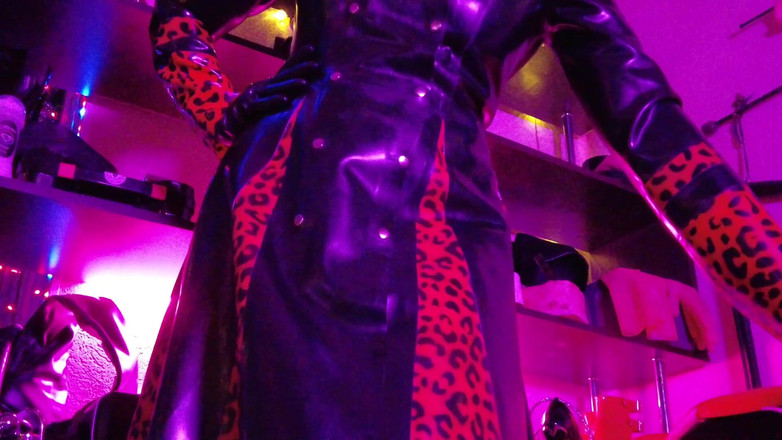 Eva Latexxx: Tacchi fetish di gomma rossa dominatrice in lattice lattice Fetish...