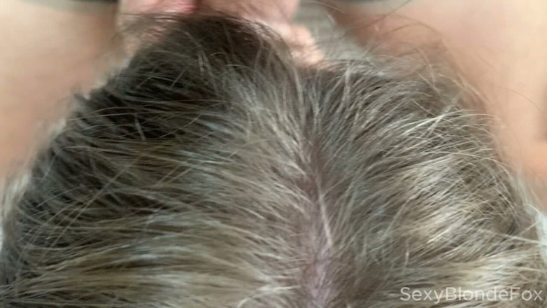 Sexy blonde Fox: SexyBlondeFox - bionda in jeans, stuzzica divano e scena anale