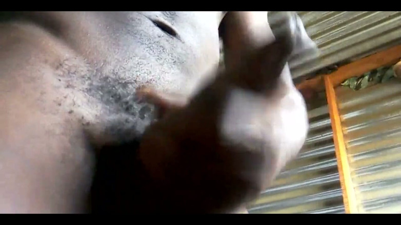 Mr_african: Pojďme si spolu hrát, podívejte se, jak jsem se přinutila...
