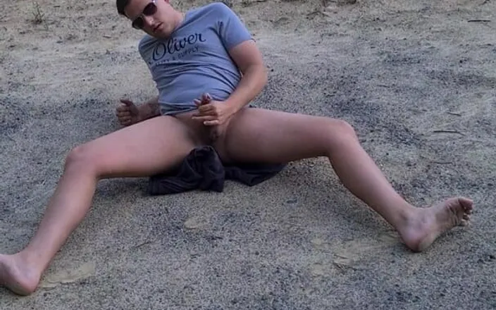 Twinkboy82: German Young Twink Jerks off Outside