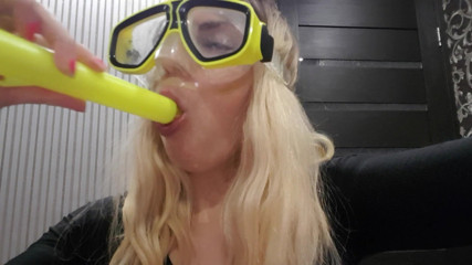 LarisaCum: Bertentangan dengan snorkel! Saya menghisap mendalam