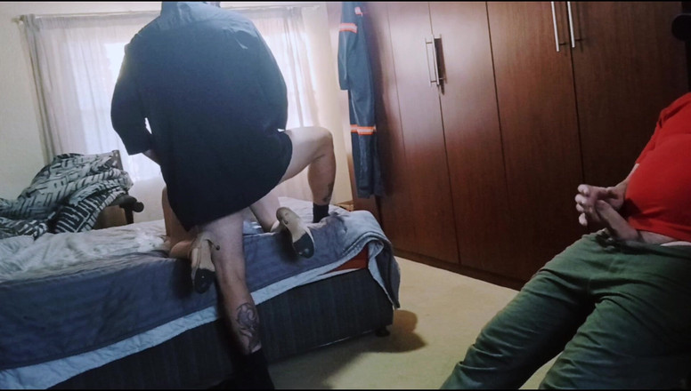 Mysticbabe8: 新しい隣人と彼の友人に会い、私たちは3Pをしました