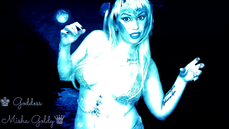 Goddess Misha Goldy: Une sirène cruelle te terrifiera et avalera vivante (effets spéciaux ajoutés)