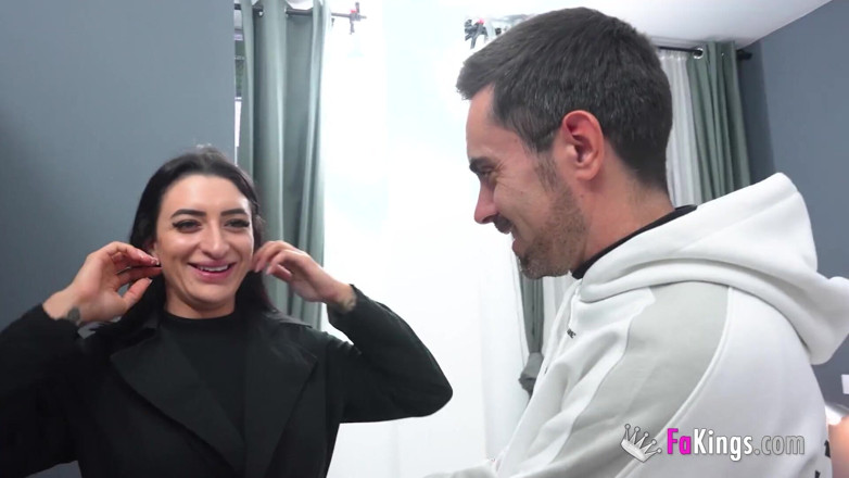 FAKings: Bem-vindo a Madrid Nelia Estrada! Tour pornô e foda para...