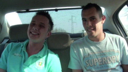 Crunch Boy: Twink scopato in macchina dal suo amico