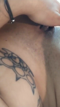 按摩浴缸里的肛门诱惑