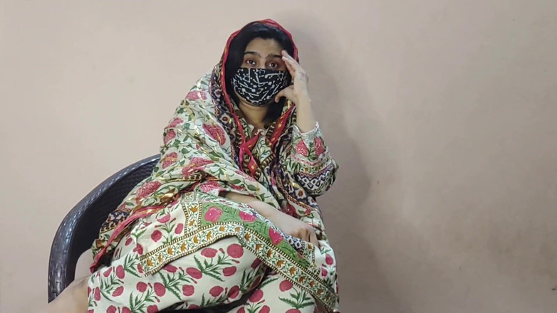Faryal: Bari Baji Ne Di Chote Bhai Apni Chut-trò chuyện tiếng...