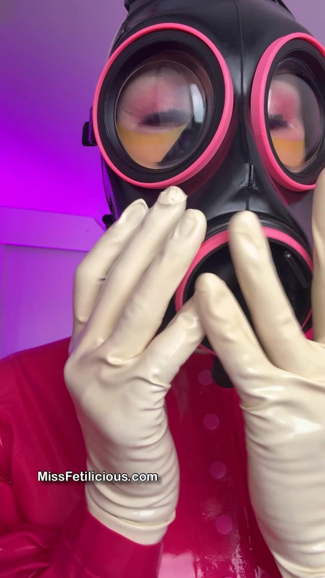 Gas Mask Monday (Miss Fetilicious)