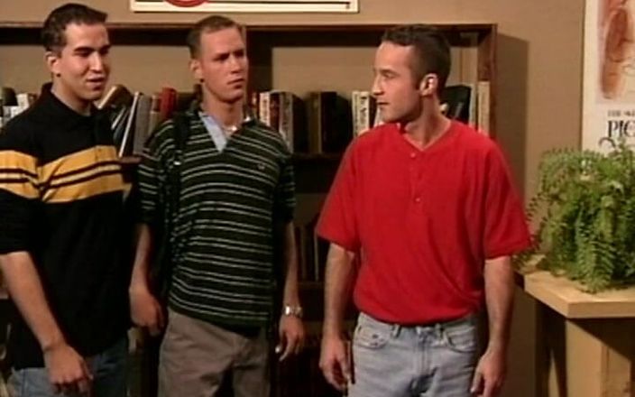 Gay vintage vibes: Những người đàn ông bốc lửa trong nhiệt 9