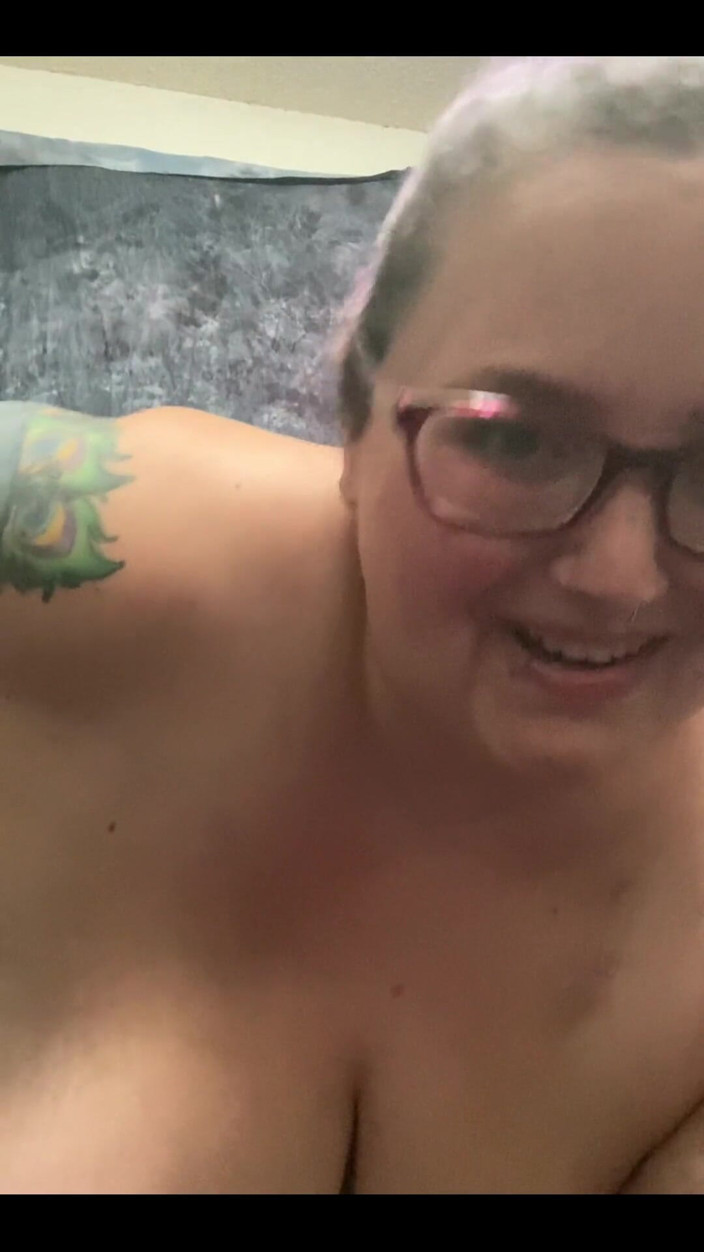 Sara Star: Check Out My Big Plug