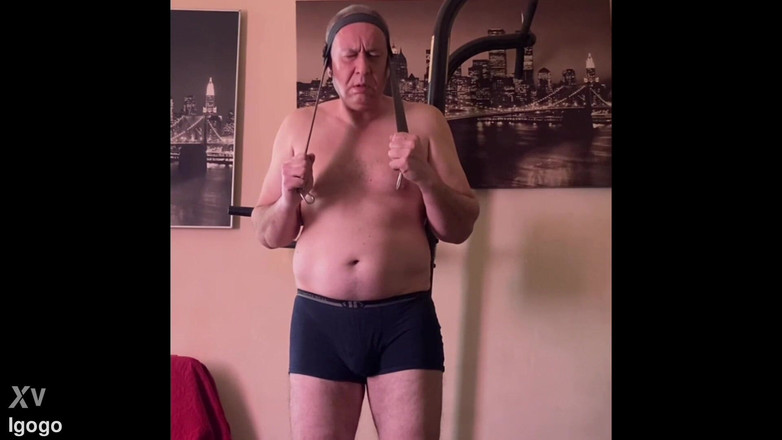 Alex Igogo: Stary tata solo