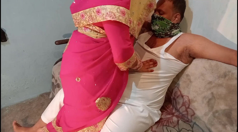 Gulaab: Seks awek desi india bertudung panas