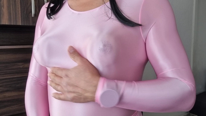 Only bras: 브라 없이, 내 젖꼭지랑 단단하고 단단한 가슴이 좋아