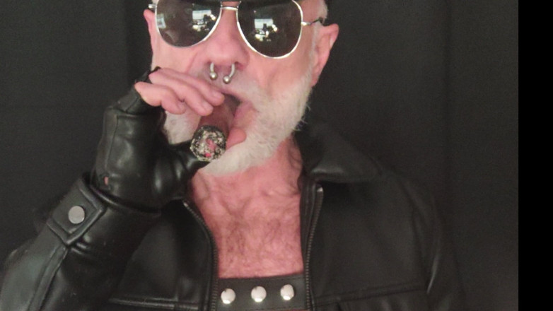 MusclesCigarsFFPig: Papa Punk Cuir