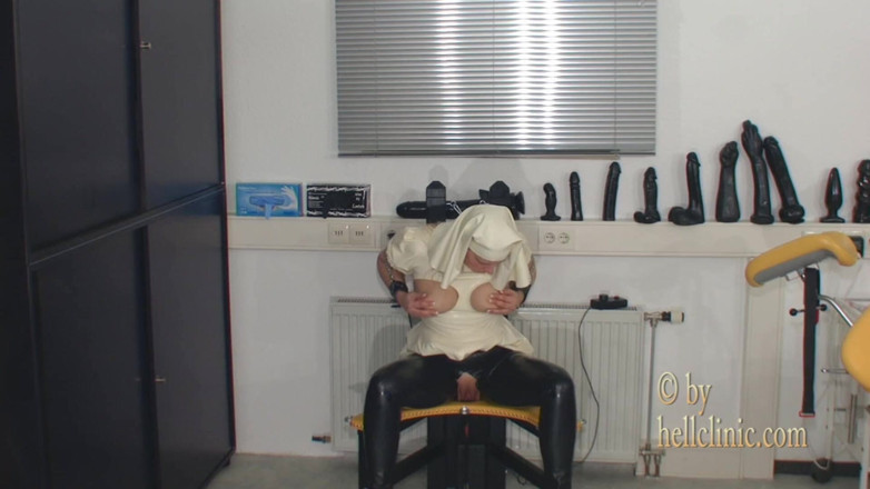 Rubber & Clinic Studio - 1ATOYS: Perverzní gumové jeptišky
