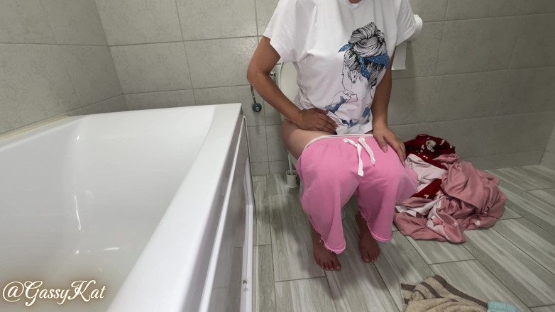 GassyKat: The Daily Toilet Episode 29
