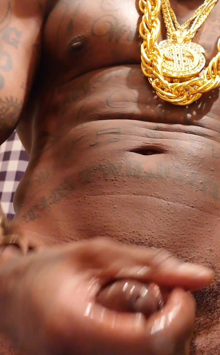 Hallelujah Johnson: Velké černé chlupaté uctívání ptáka Hallelujah Johnson Vysoké tmavé čokoládové svaly Tetování...