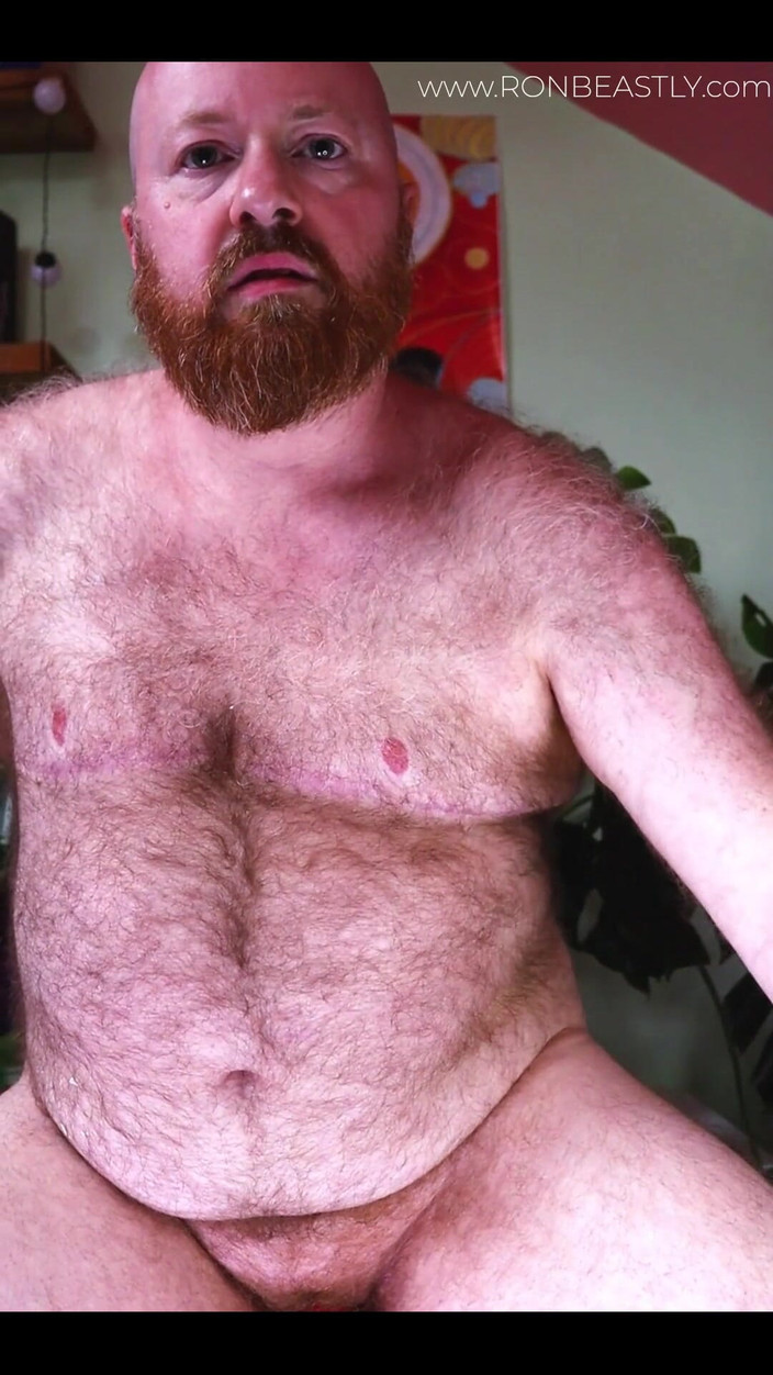 RonBeastlyFTM: Hårig Ftm rider en stoldildo