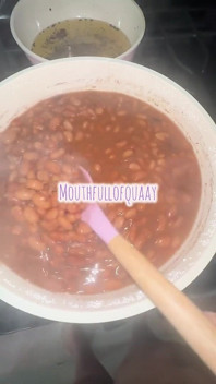 Cewek semok ini bisa masak