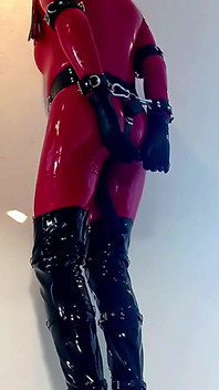 Výstava CD panenek Svázaná na gramofonu kouzelnou hůlkou