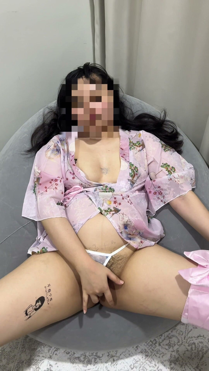 Shasha Idrina: Come and insert your cock inside my pussy
