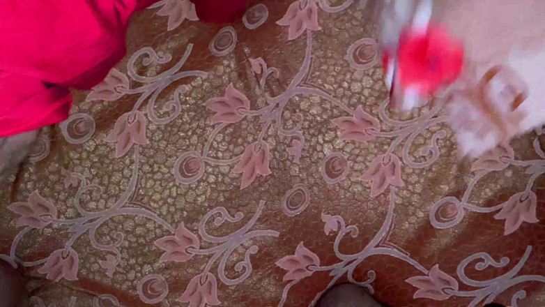 Desifilmy45: Ibu tiriku dijadikan pelacur sama pelayannya dan dientot, video seks...