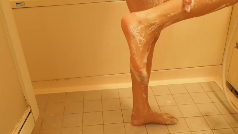 Mayumi Kanzaki: Duschzeit mit Strumpfhose