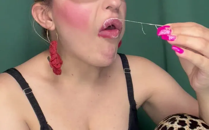 FinDom Goaldigger: Bubble Gum Bigger in Big Eyeglasses Part 1.