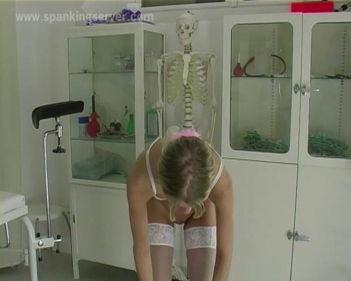 Spanking Server: Karin frustate sulla figa classico 07267