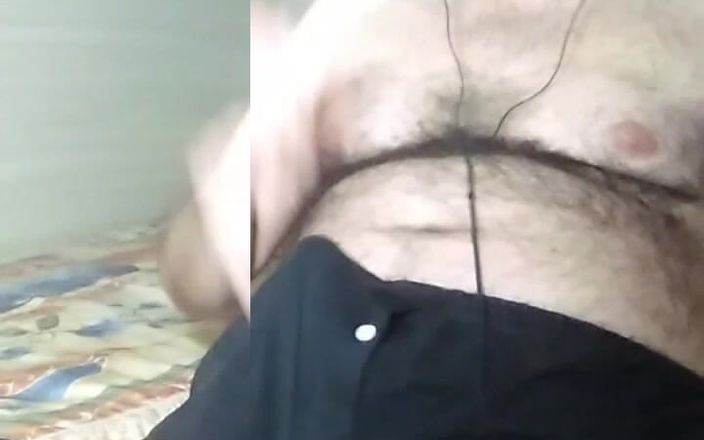Setesesso7: Une branlette en ligne entre amis