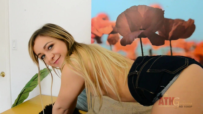 ATK Babes: Masturbation