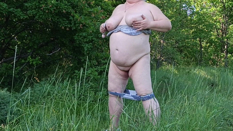 Zona901: Un ami se déshabille dans le parc et fait une...