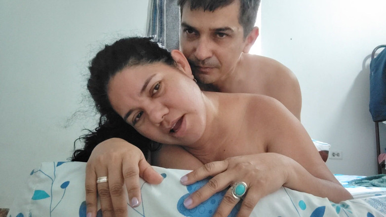 Valkyrie and Luigy Couple: Komşu enayi tamamen aşağı iniyor