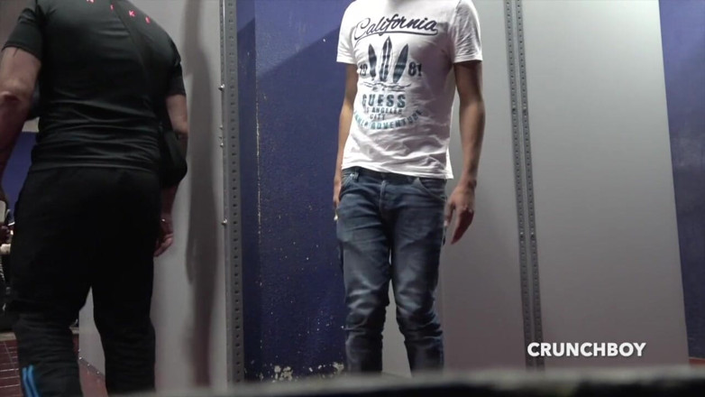 Bareback spy cam from Spain: Nando ROSSO usato senza preservativo dal castello etero di Vlad