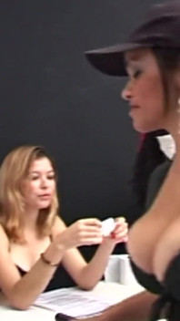Lésbicas mega mijando engolem cinco melhores meninas