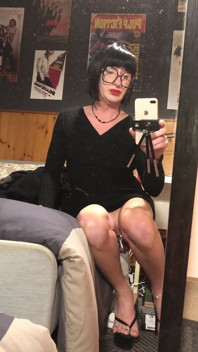 Cermin cermin di dinding... Siapa Yang Berapa Seksi Mereka Semua?