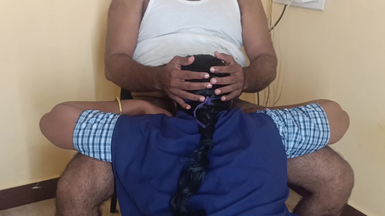 Ilakkiya: Tution Posisi Tunggangan Induk Menikmati Dengan Sekolah Dengan Pakaian Seragam